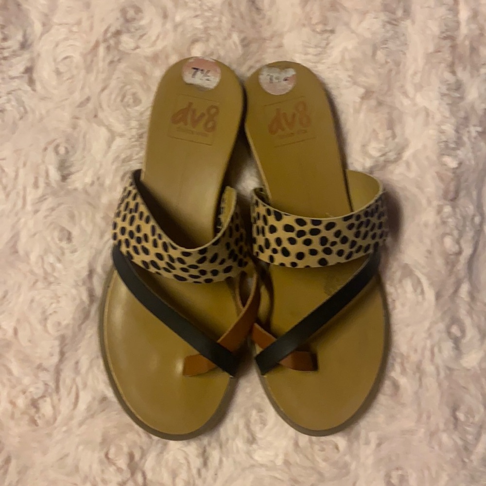 Cute sandals worn twice! Size 7.5. Brand dolce vita